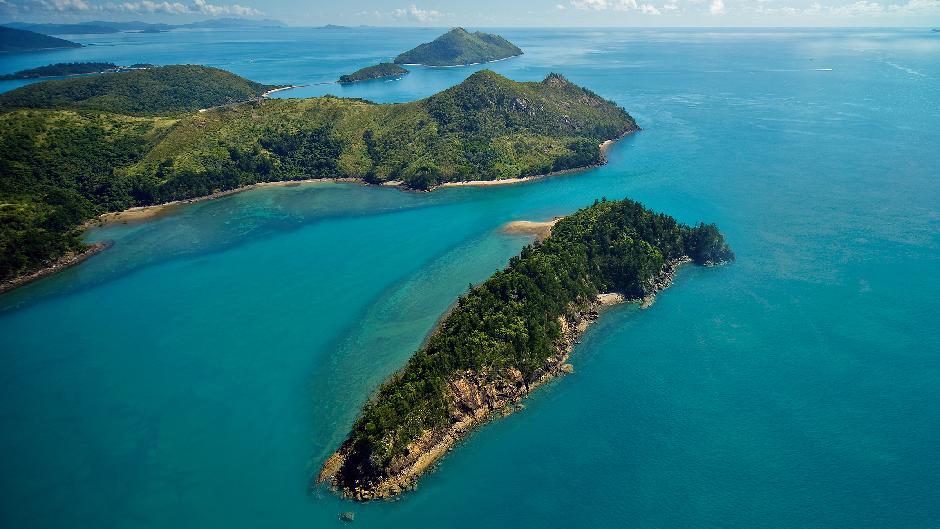 Join the Whitsunday's Express Scenic flight! Enjoy picturesque sights and breathtaking views.  This is a must do in the Whitsundays!!